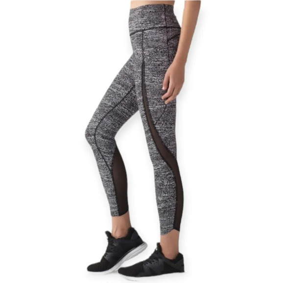 Lululemon Pace Perfect 25" Leggings with Mesh Cutouts in Air Time White Black 10 - Picture 1 of 16